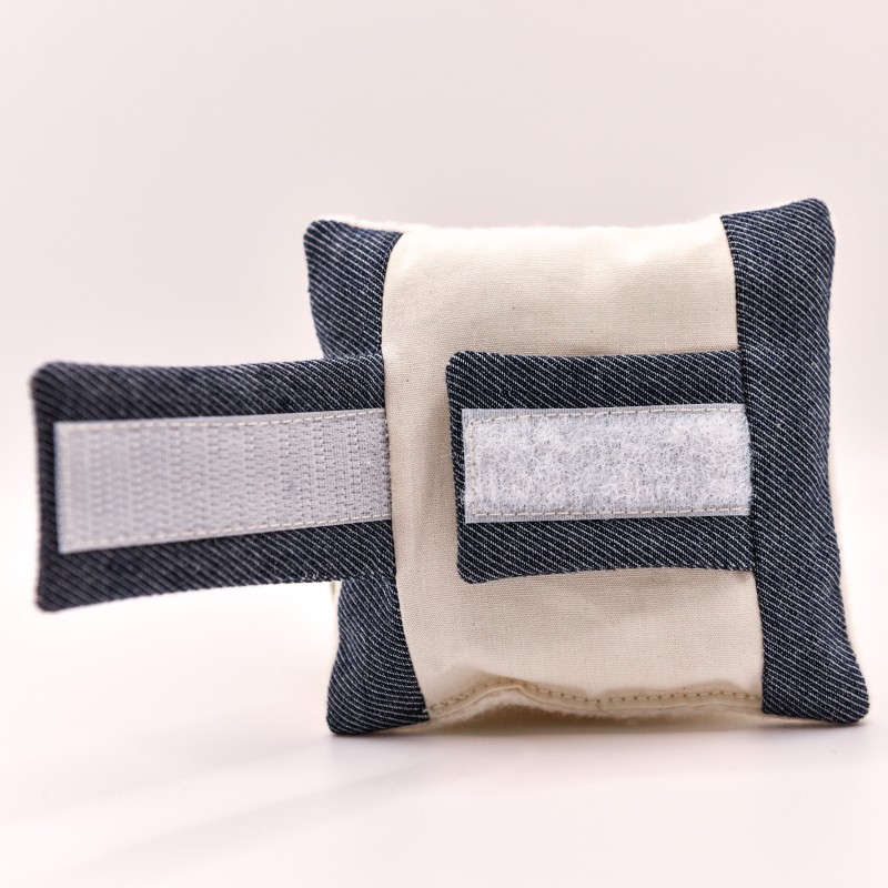 Bleu Denim – Carré doux tendance pour apaiser les frottements de la ceinture de sécurité