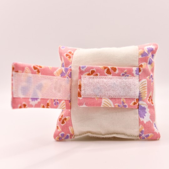 Carré doux Envolée Printanière – Coussin pour chambre implantable, chimiothérapie et cicatrice Carré doux Envolée Printanière – Coussin pour chambre implantable, chimiothérapie et cicatrice