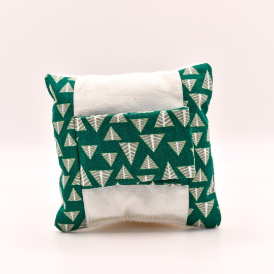 Bois de Sapin – Carré doux rembourré pour soulager les frottements d'une ceinture de sécurité Bois de Sapin – Carré doux rembourré pour soulager les frottements d'une ceinture de sécurité